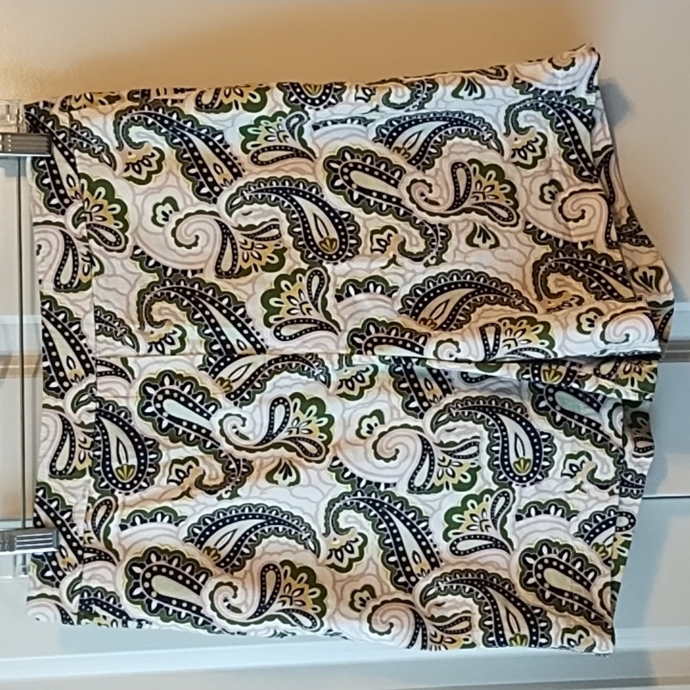 Boden Paisley Print Shorts